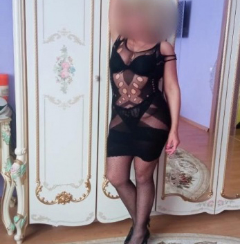 Я живу в Москве и готова подарить тебе незабываемые моменты удовольствия. Мои услуги включают классический и эротический массаж, оральный и классический секс, ролевые игры и многое другое. Я стремлюсь к тому, чтобы каждая встреча с тобой оставила тебя в восторге и хочу сделать все возможное, чтобы ты был доволен. Я дарю уют и комфорт, ты просто расслабляешься и наслаждаешься моментом. Просмотри мои фото и ознакомься с отзывами, и ты поймешь, что со мной ты находишься в надежных руках. С нетерпением жду нашей встречи! 💋💫 Кристина